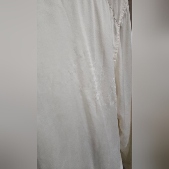 I.MAGNIN Cream vintage 100% silk button up long sleeve top. Size Large - Picture 11 of 11
